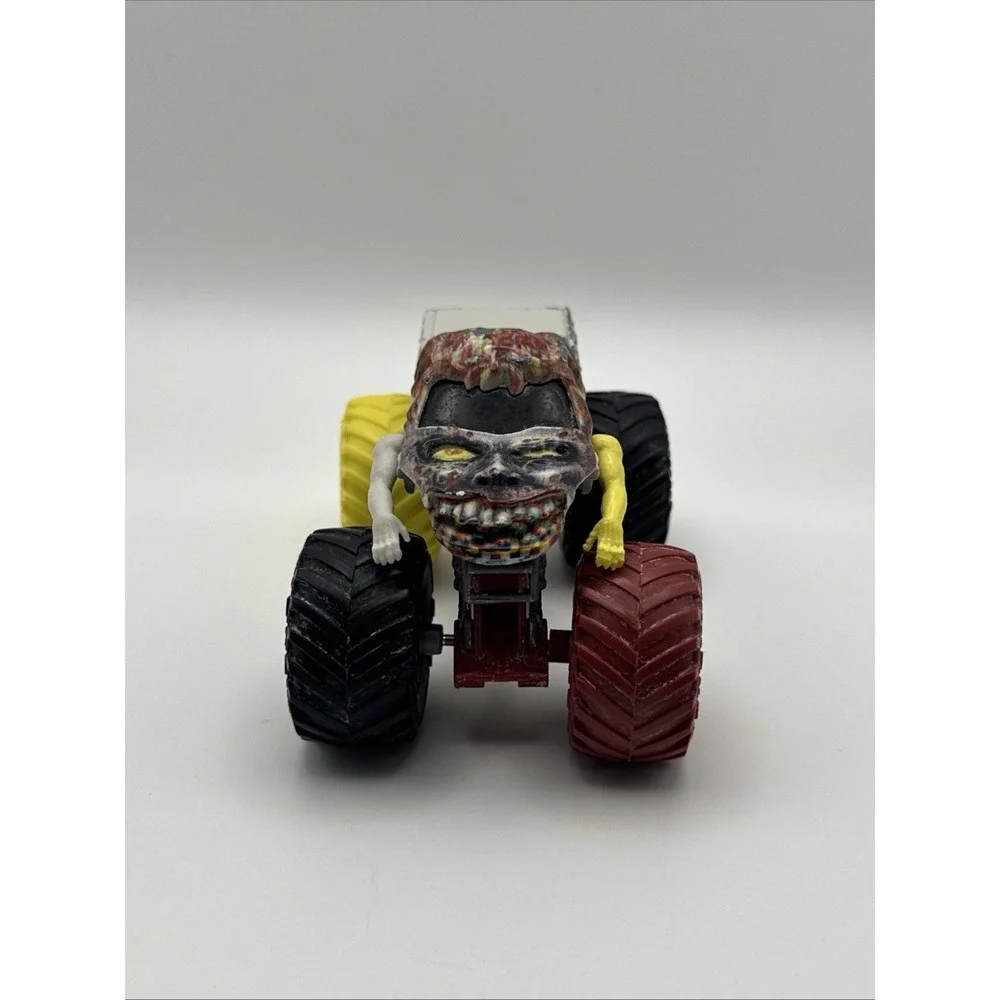 Spin Master Monster Jam PHASED OUT ZOMBIE Truck 1:64